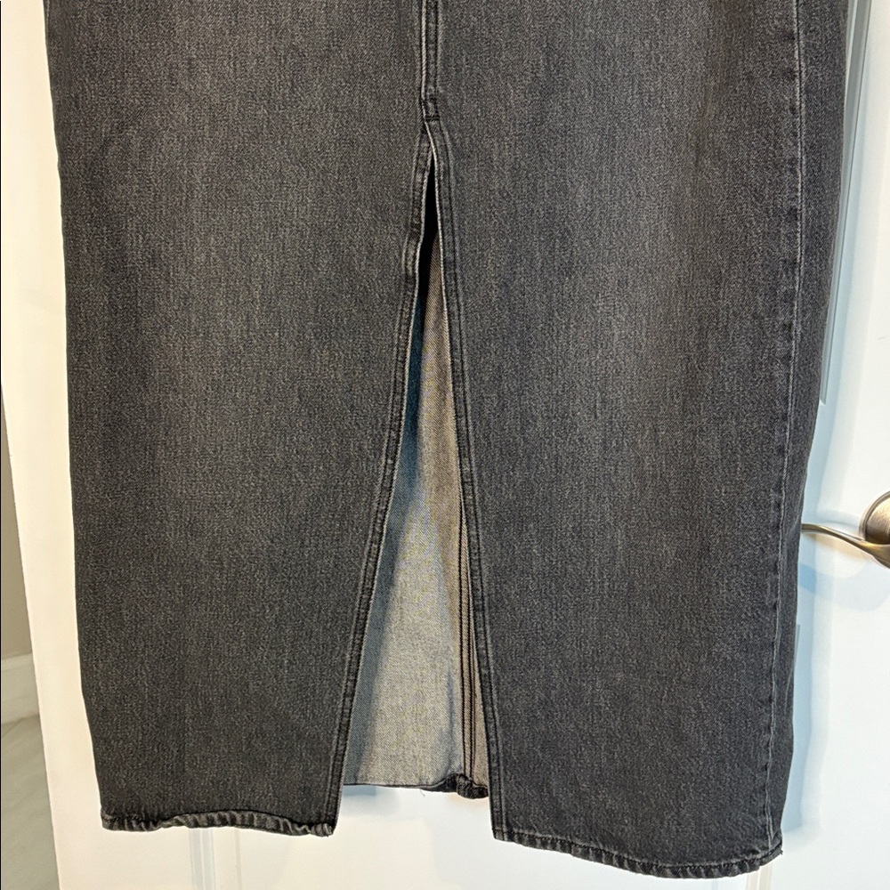 Levi's Ankle Column Denim Skirt Front Slit Black Gray Size 30 - Picture 5 of 17